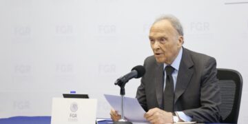 Senado debe llamar a comparecer a Fiscal Gertz Manero