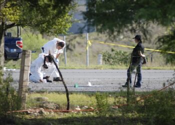 Urgen a avanzar en identificación de víctimas de masacre de Cadereyta