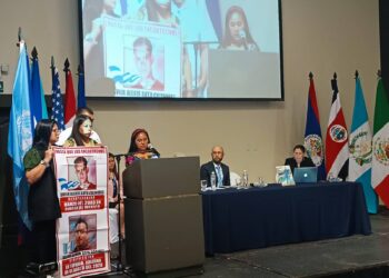 Participación de Juana González, mujer guatemalteca quiché en la presentación del MAEBI